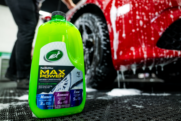 Tvätta bilen med ett schampo som kan anpassas utifrån hur smutsig bilen är.